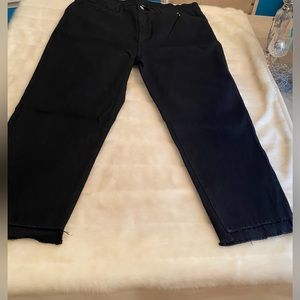Plus size Black Denim Frayed Hem Jeans-Size 24